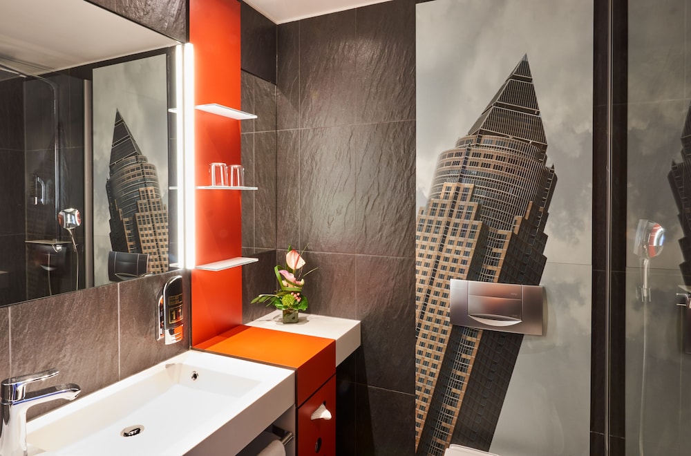 Mercure Hotel & Residenz Frankfurt Messe — Hotel rooms in Frankfurt am Main, Hesse