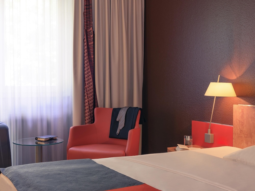 Mercure Hotel & Residenz Frankfurt Messe — Hotel rooms in Frankfurt am Main, Hesse