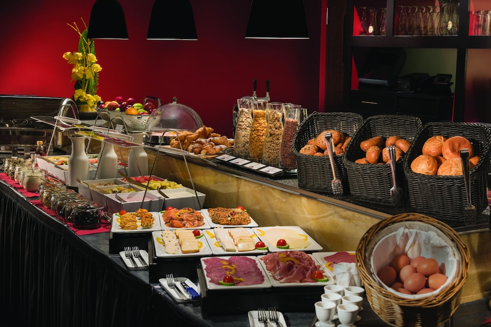 Adina Apartment Hotel Frankfurt Neue Oper — Restaurant & bars in Frankfurt am Main, Hesse
