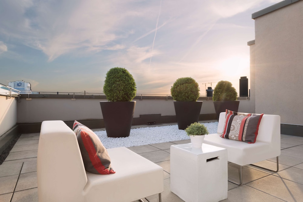 Adina Apartment Hotel Frankfurt Neue Oper — Hotel building in Frankfurt am Main, Hesse