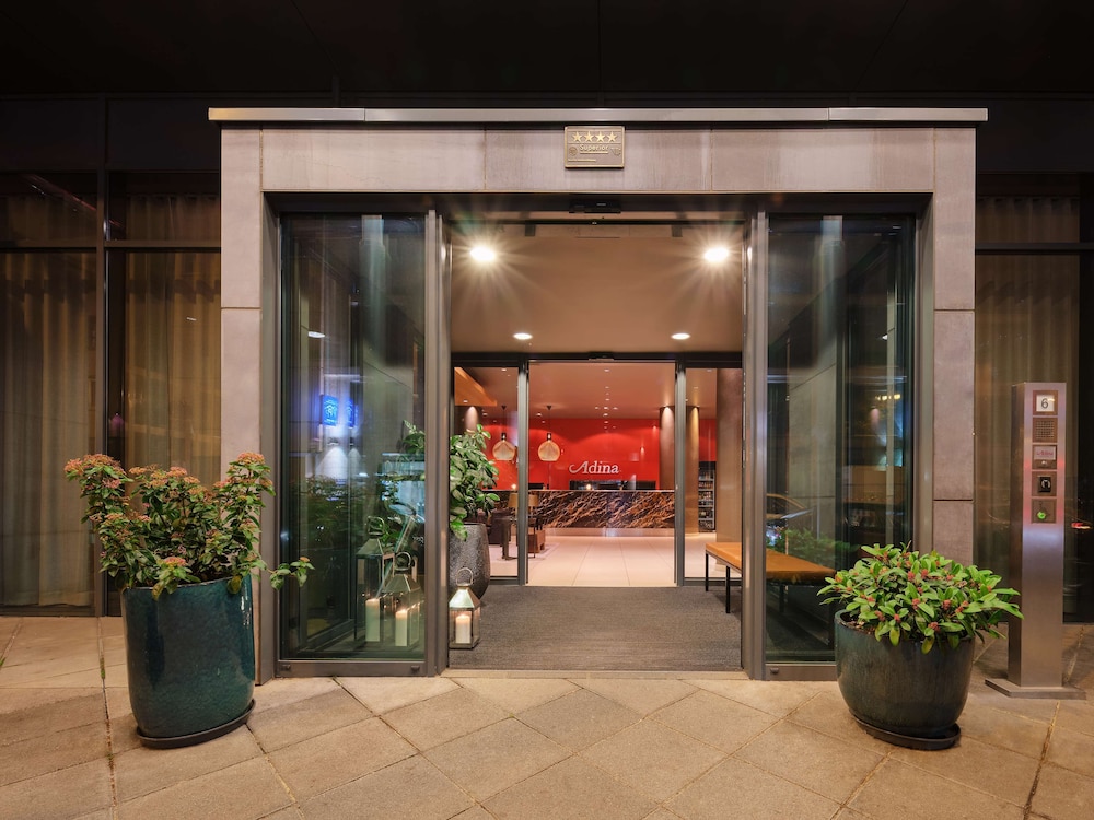 Adina Apartment Hotel Frankfurt Neue Oper — Hotel building in Frankfurt am Main, Hesse