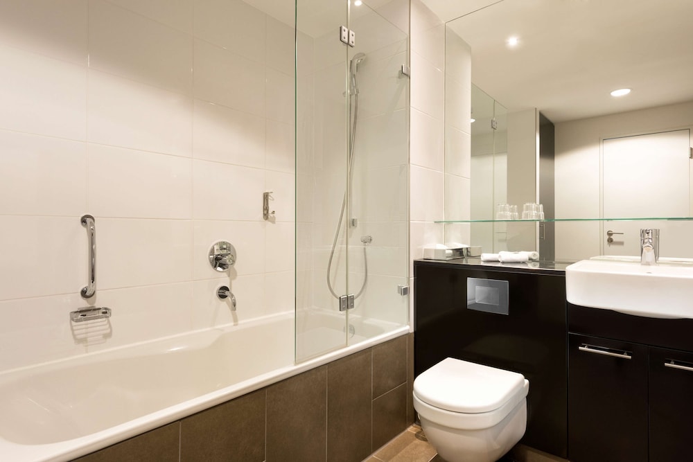 Adina Apartment Hotel Frankfurt Neue Oper — Hotel rooms in Frankfurt am Main, Hesse