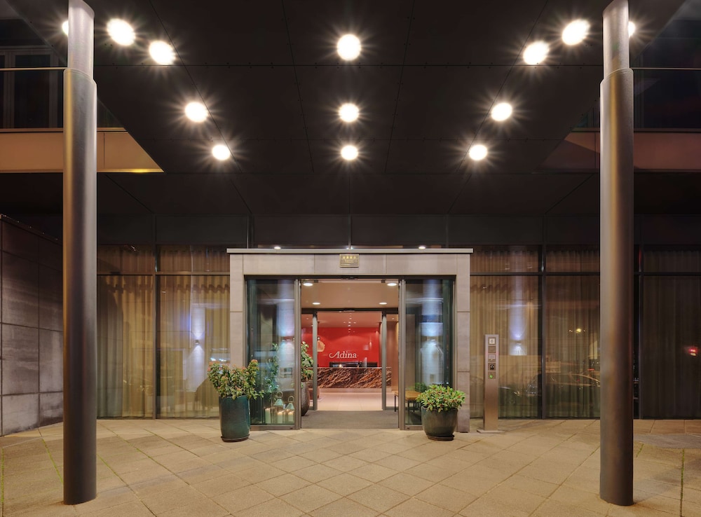 Adina Apartment Hotel Frankfurt Neue Oper — Hotel building in Frankfurt am Main, Hesse