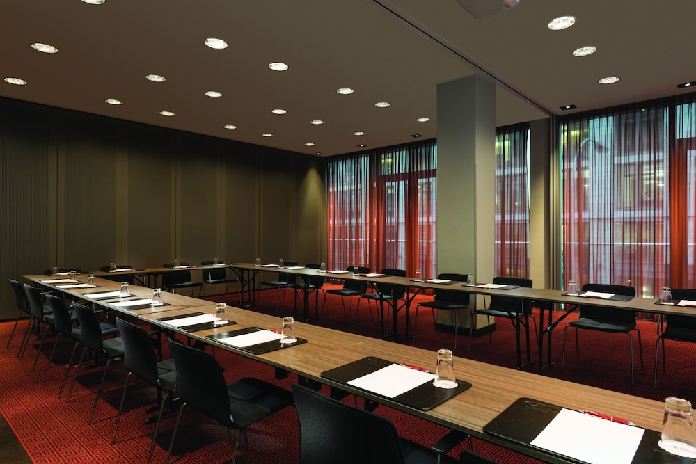 Adina Apartment Hotel Frankfurt Neue Oper — Hotel building in Frankfurt am Main, Hesse