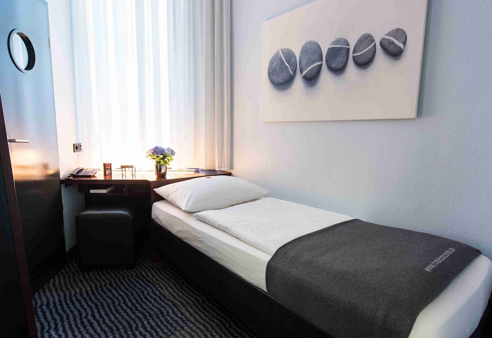 Concorde Hotel — Hotel rooms in Frankfurt am Main, Hesse