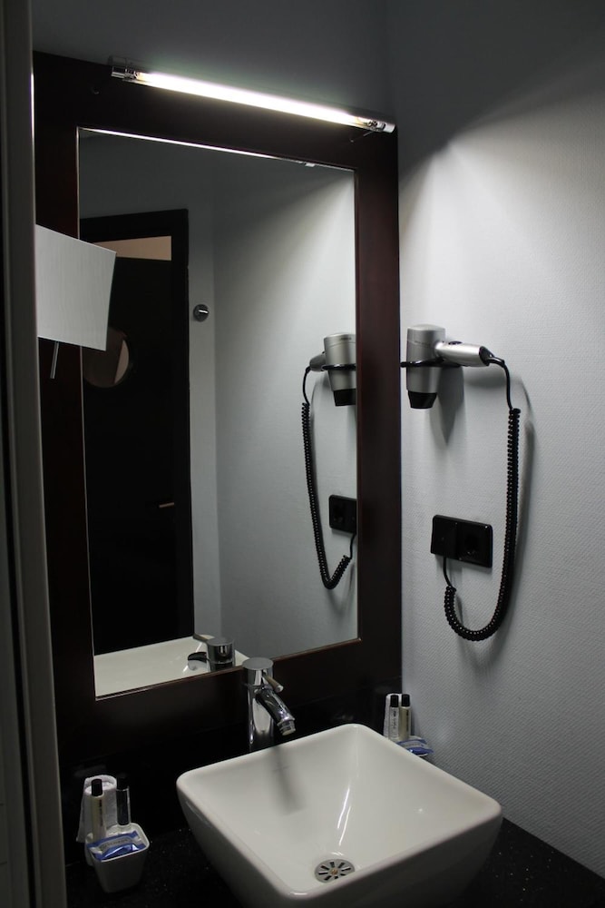 Concorde Hotel — Hotel rooms in Frankfurt am Main, Hesse
