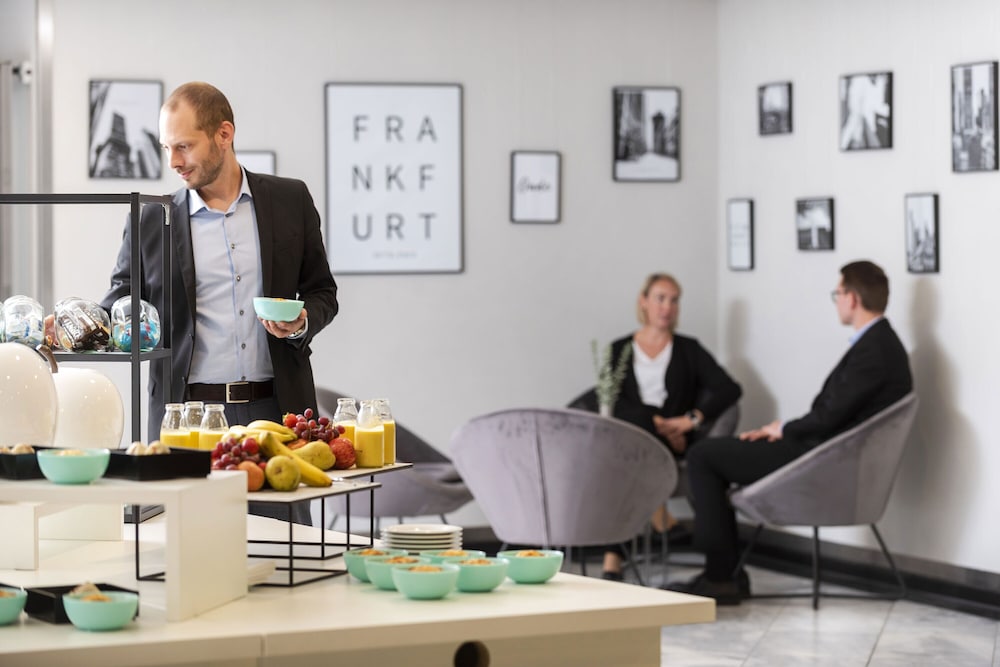 Maritim Hotel Frankfurt — Restaurant & bars in Frankfurt am Main, Hesse