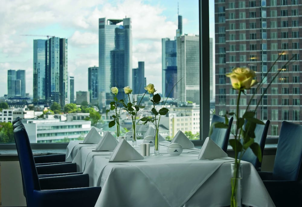 Maritim Hotel Frankfurt — Restaurant & bars in Frankfurt am Main, Hesse