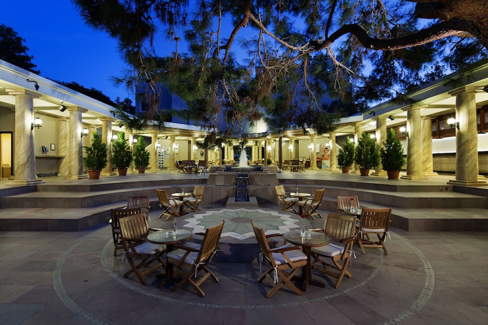 TUI MAGIC LIFE Belek - All inclusive — Restaurant & bars in Belek