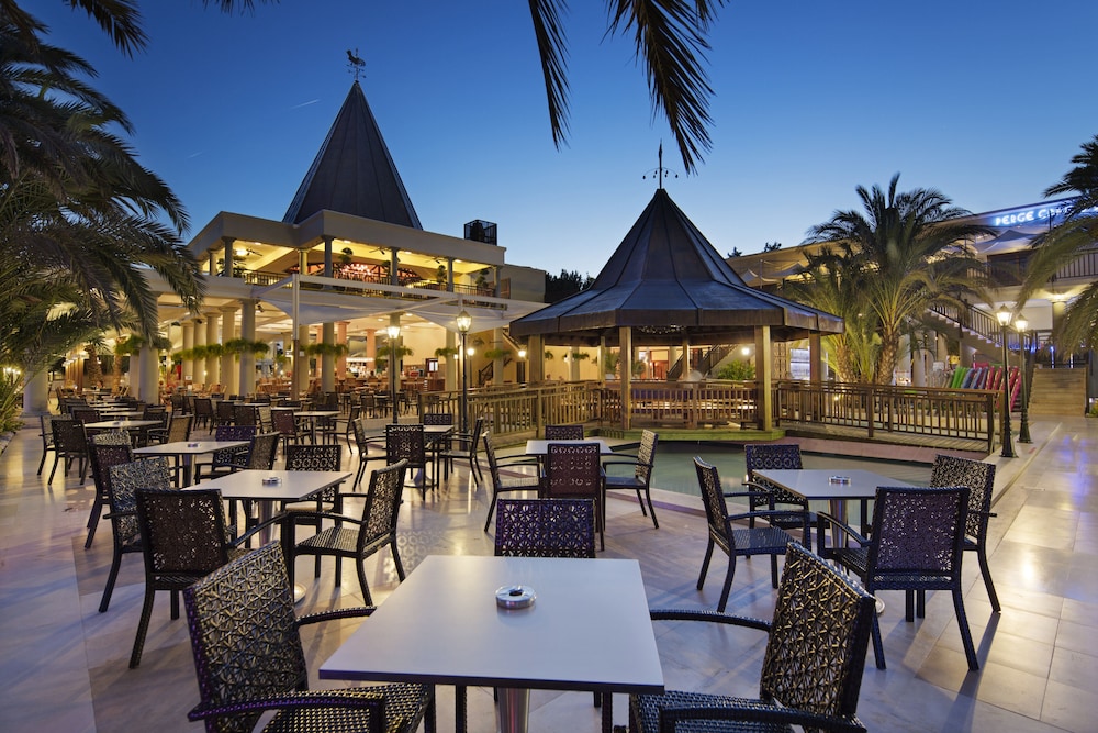 TUI MAGIC LIFE Belek - All inclusive — Restaurant & bars in Belek