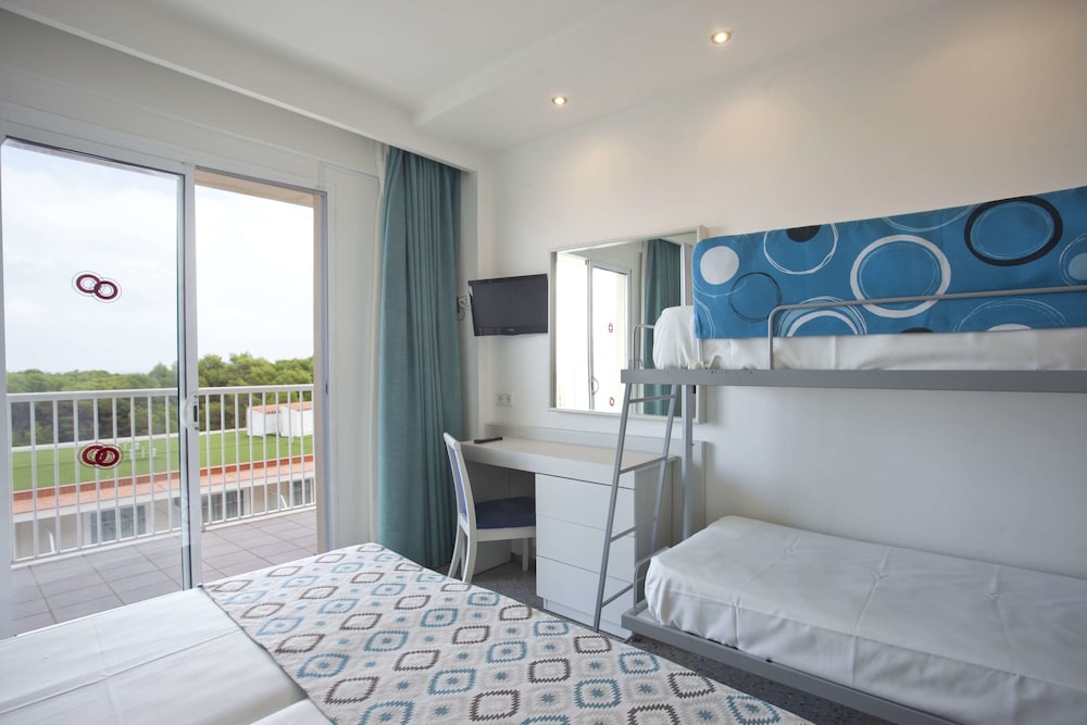 Club Hotel Aguamarina Waterpark — Rooms in Arenal d'en Castell, Balearic Islands