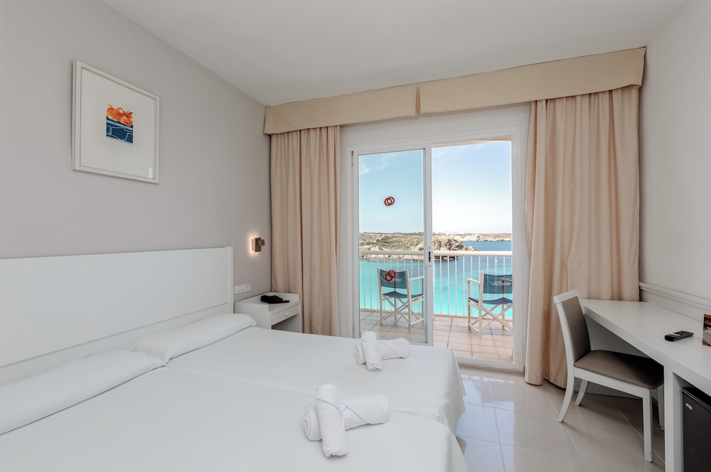 Club Hotel Aguamarina Waterpark — Rooms in Arenal d'en Castell, Balearic Islands