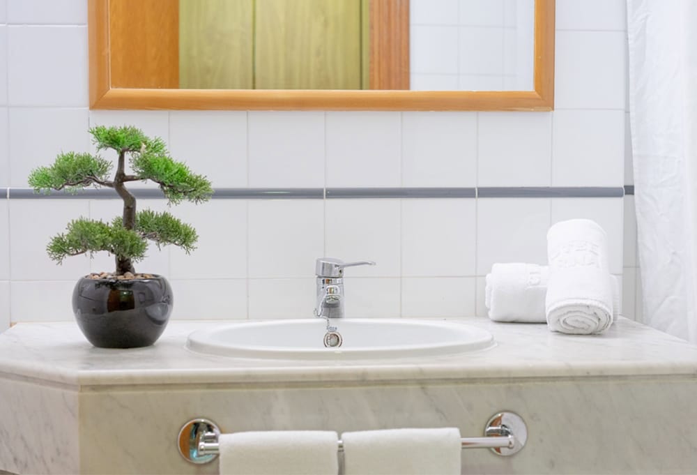 Club Hotel Aguamarina Waterpark — Rooms in Arenal d'en Castell, Balearic Islands