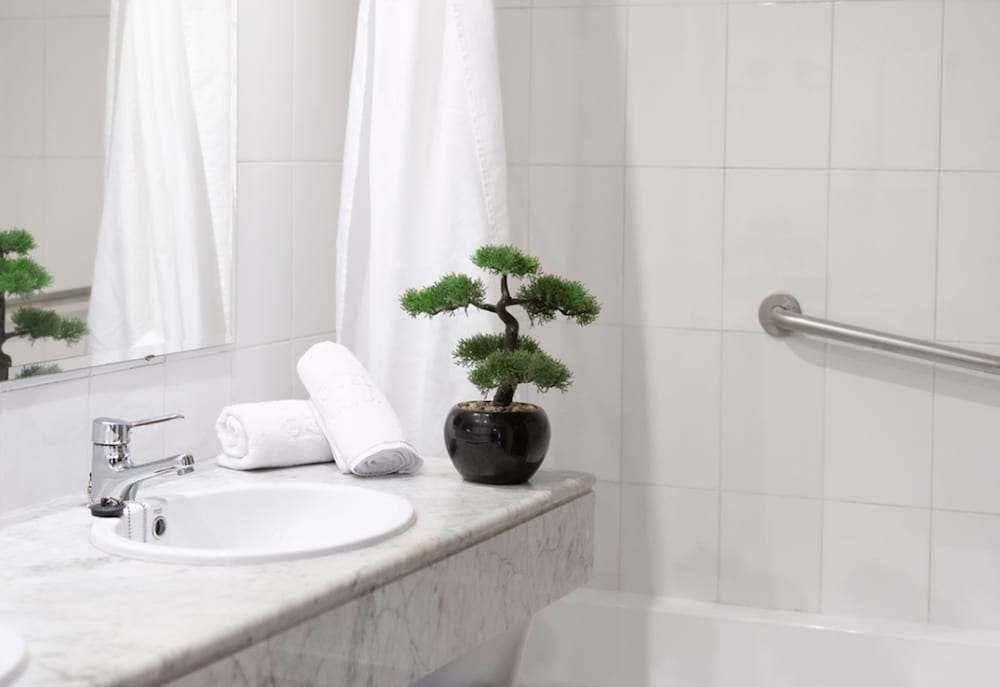 Club Hotel Aguamarina Waterpark — Rooms in Arenal d'en Castell, Balearic Islands