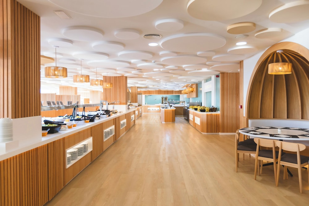 Club Hotel Aguamarina Waterpark — Restaurant in Arenal d'en Castell, Balearic Islands