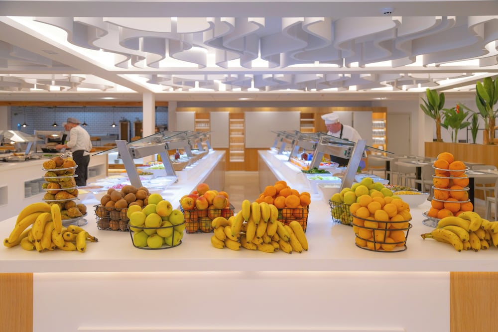 Club Hotel Aguamarina Waterpark — Restaurant in Arenal d'en Castell, Balearic Islands