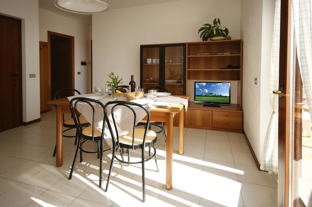 Hotel Residence La Rotonda — Hotel rooms in Tignale, Lombardy