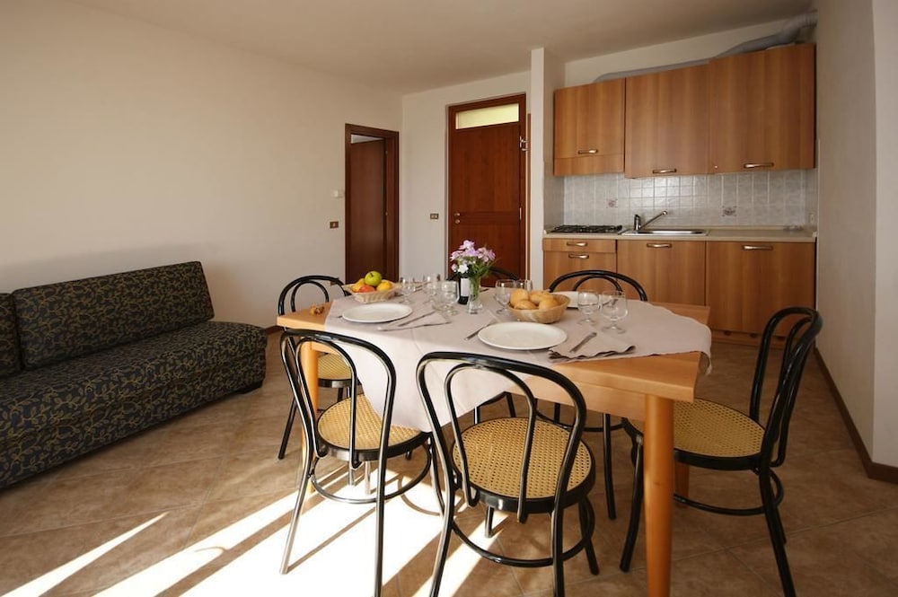 Hotel Residence La Rotonda — Hotel rooms in Tignale, Lombardy