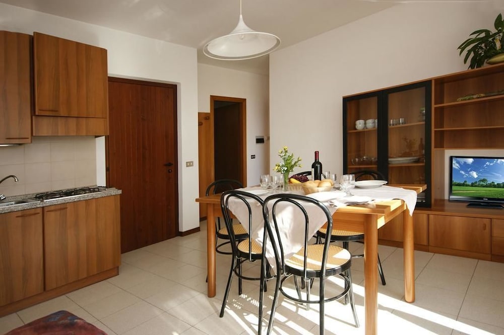 Hotel Residence La Rotonda — Hotel rooms in Tignale, Lombardy
