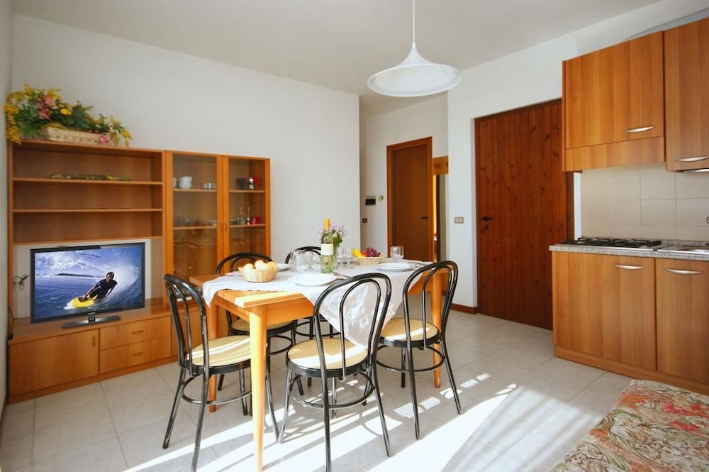 Hotel Residence La Rotonda — Hotel rooms in Tignale, Lombardy