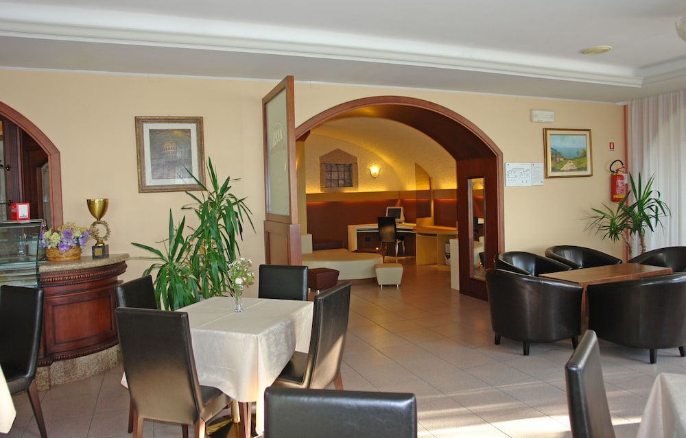 Hotel Residence La Rotonda — Restaurant & bars in Tignale, Lombardy