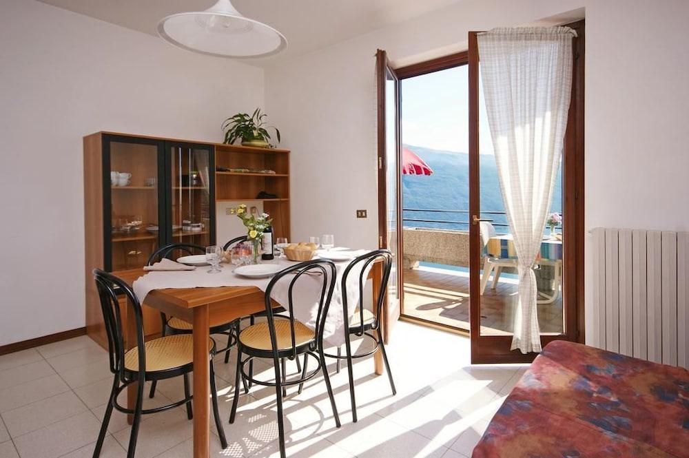 Hotel Residence La Rotonda — Hotel rooms in Tignale, Lombardy