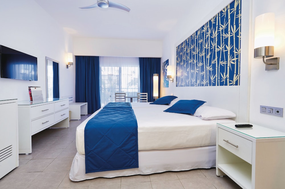 Hotel Riu Bambu - All Inclusive — Hotel rooms in Bavaro, La Altagracia