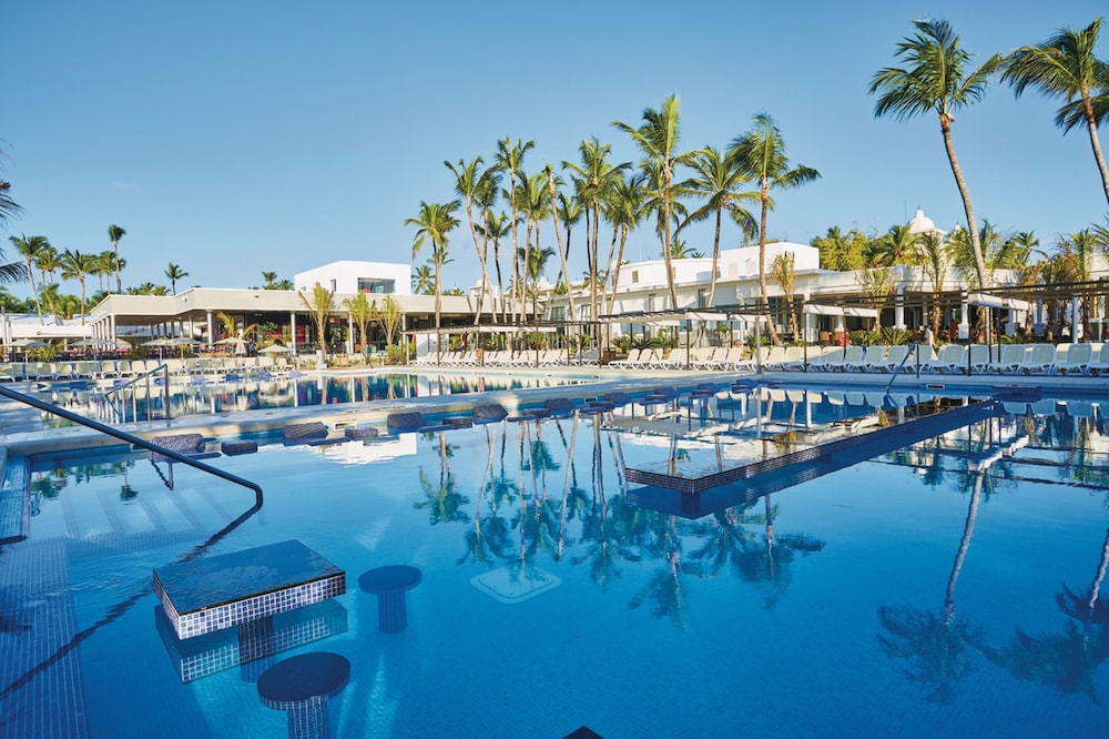 Hotel Riu Bambu - All Inclusive — Swimming pool in Bavaro, La Altagracia