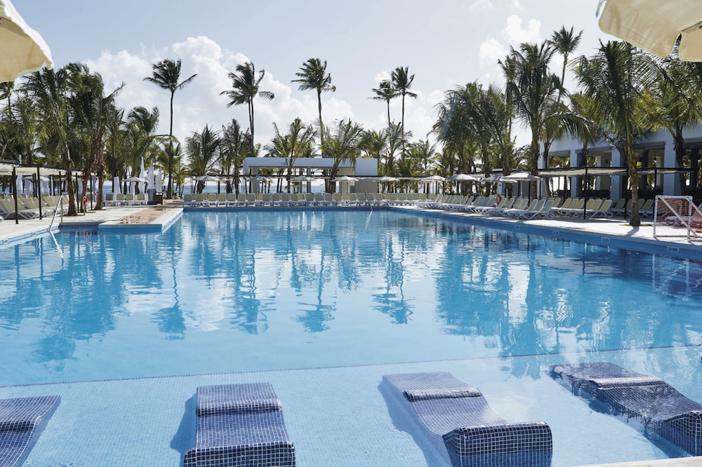 Hotel Riu Bambu - All Inclusive — Swimming pool in Bavaro, La Altagracia