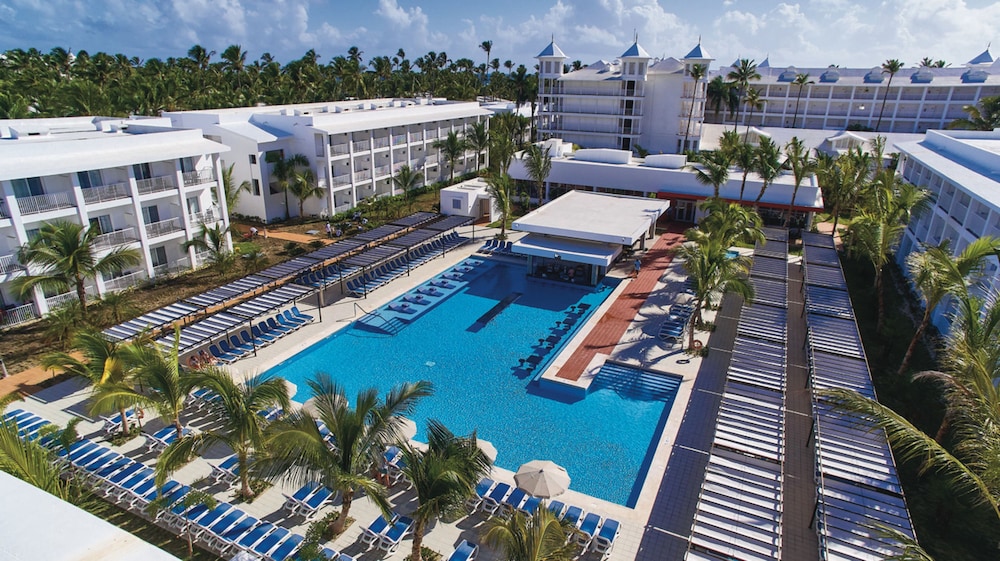 Hotel Riu Bambu - All Inclusive — Swimming pool in Bavaro, La Altagracia