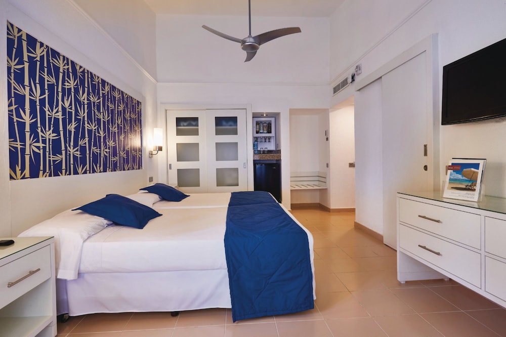 Hotel Riu Bambu - All Inclusive — Hotel rooms in Bavaro, La Altagracia
