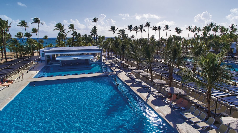 Hotel Riu Bambu - All Inclusive — Swimming pool in Bavaro, La Altagracia