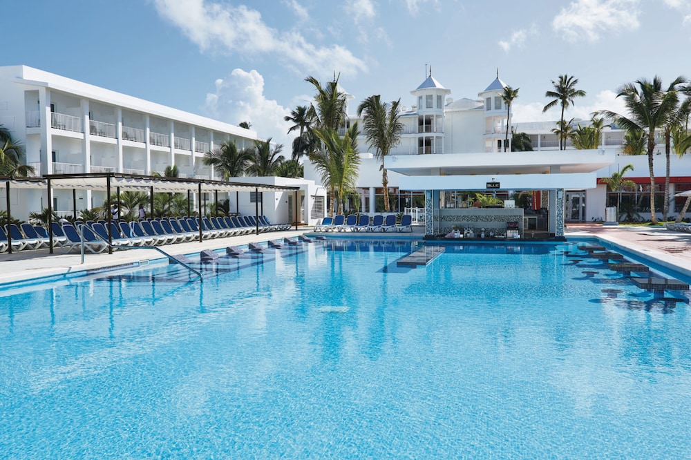 Hotel Riu Bambu - All Inclusive — Swimming pool in Bavaro, La Altagracia