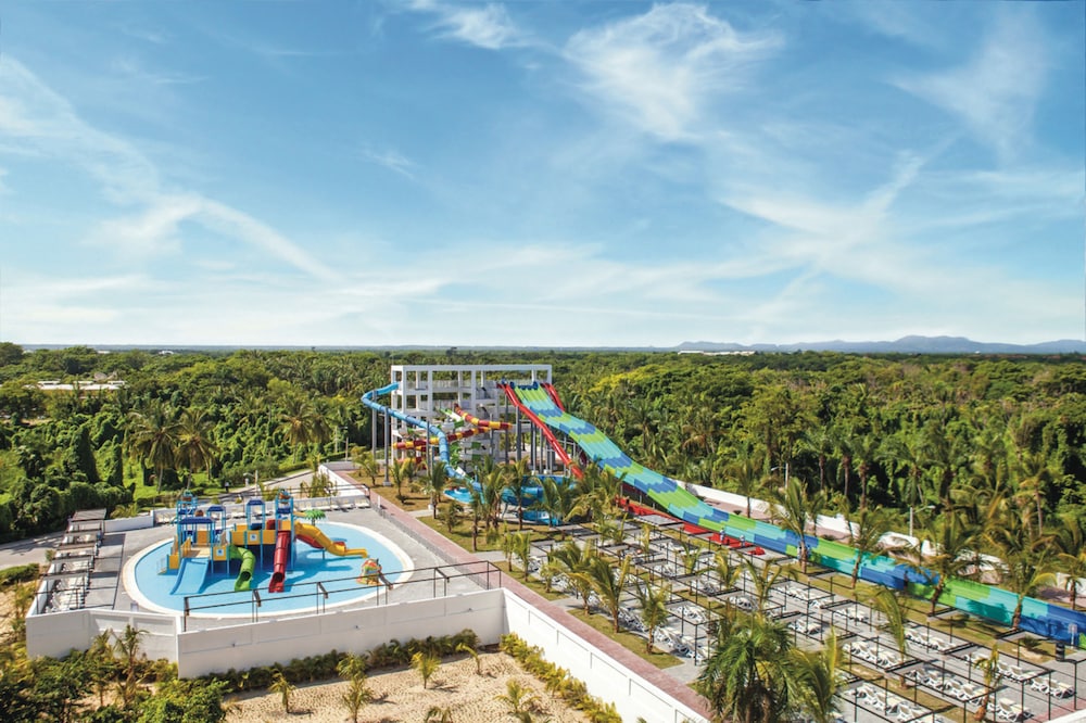 Hotel Riu Bambu - All Inclusive — Swimming pool in Bavaro, La Altagracia