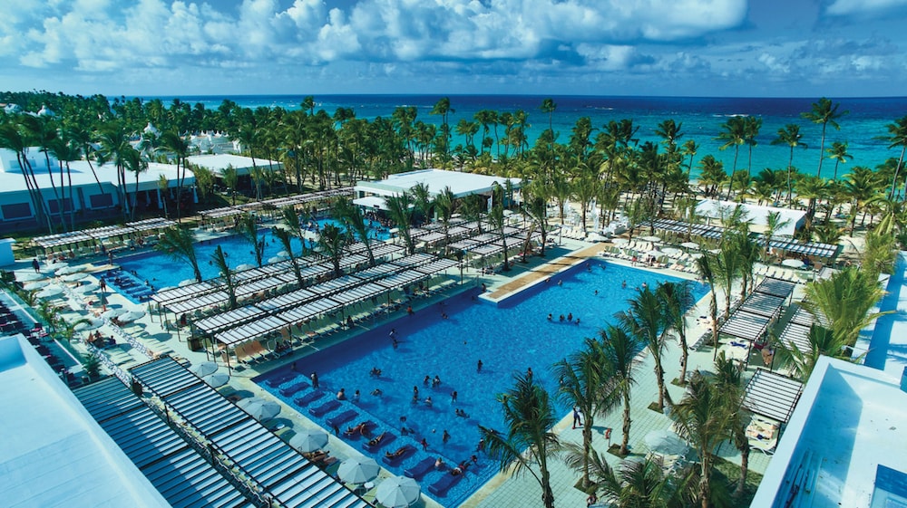 Hotel Riu Bambu - All Inclusive — Swimming pool in Bavaro, La Altagracia