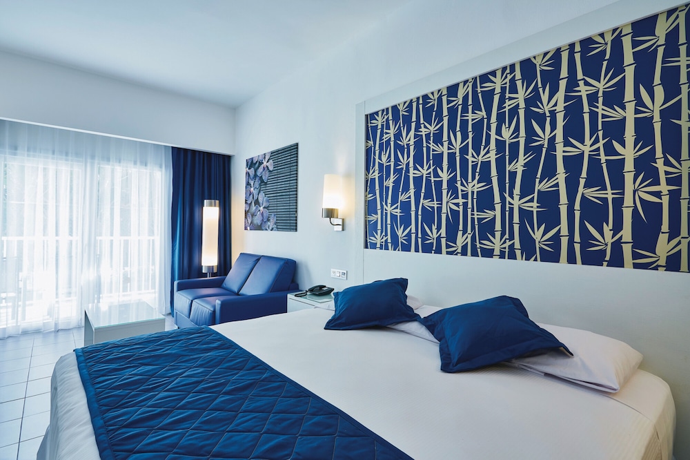 Hotel Riu Bambu - All Inclusive — Hotel rooms in Bavaro, La Altagracia