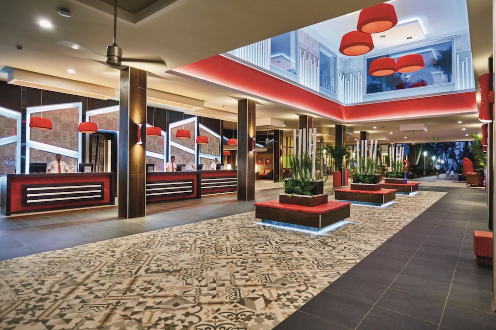 Hotel Riu Bambu - All Inclusive — Hotel building in Bavaro, La Altagracia