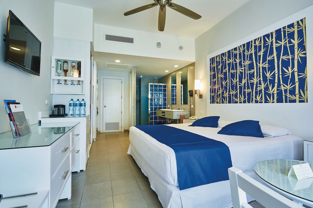 Hotel Riu Bambu - All Inclusive — Hotel rooms in Bavaro, La Altagracia