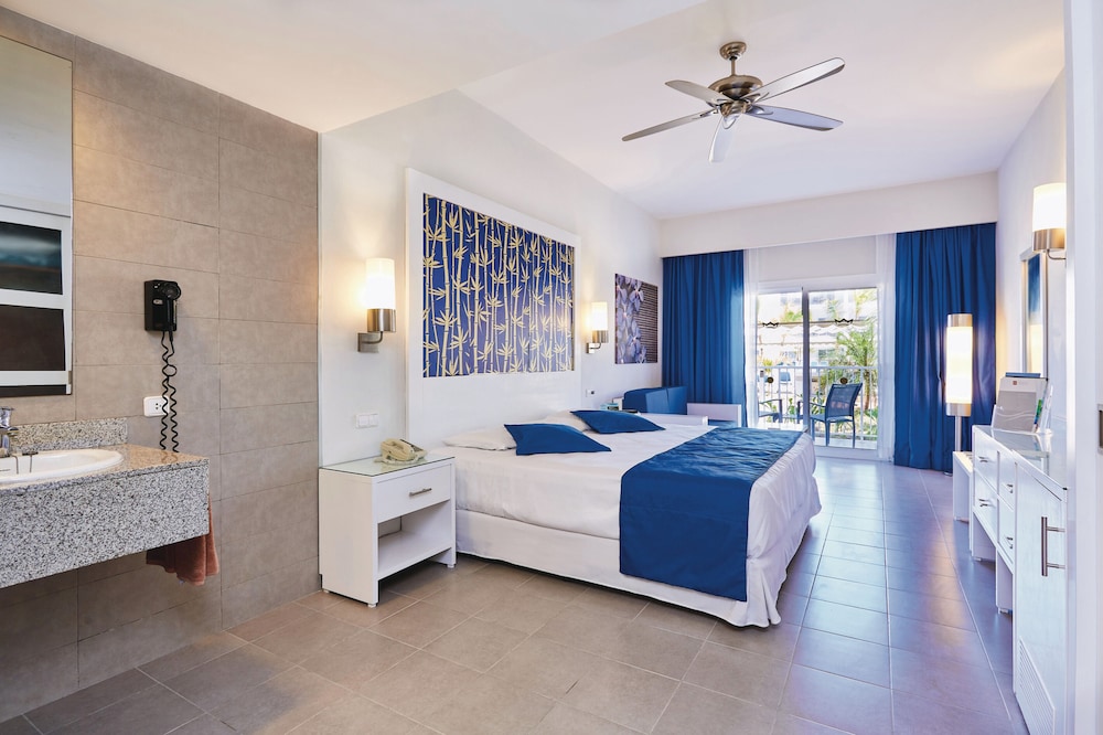 Hotel Riu Bambu - All Inclusive — Hotel rooms in Bavaro, La Altagracia