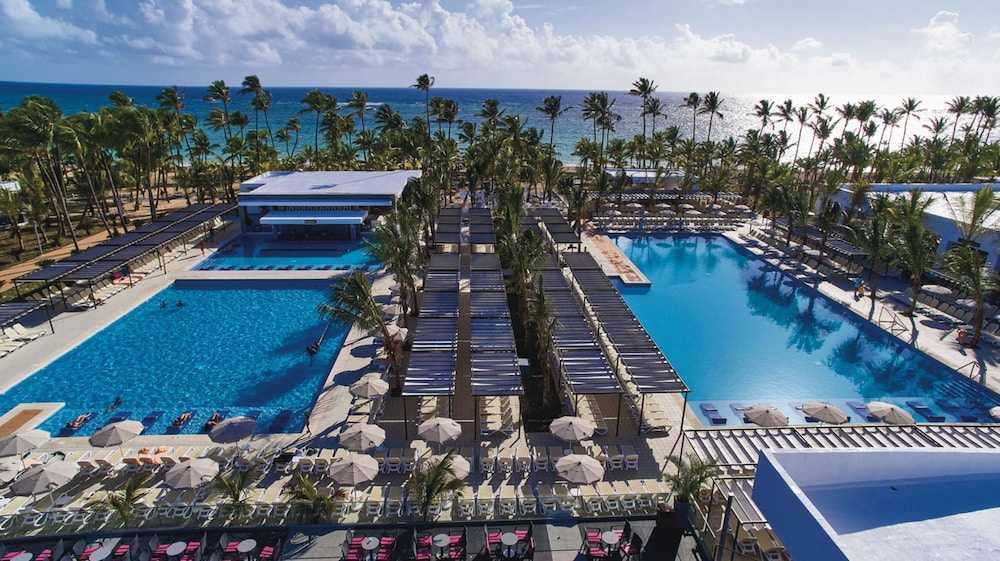 Hotel Riu Bambu - All Inclusive — Swimming pool in Bavaro, La Altagracia