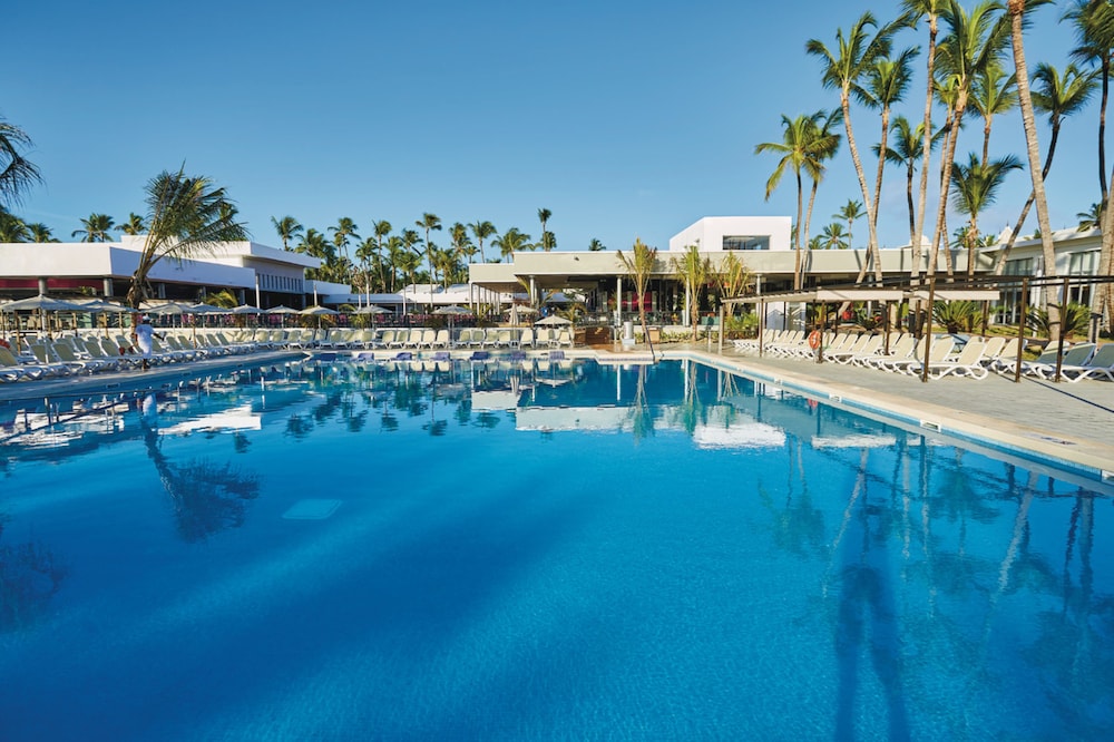 Hotel Riu Bambu - All Inclusive — Swimming pool in Bavaro, La Altagracia