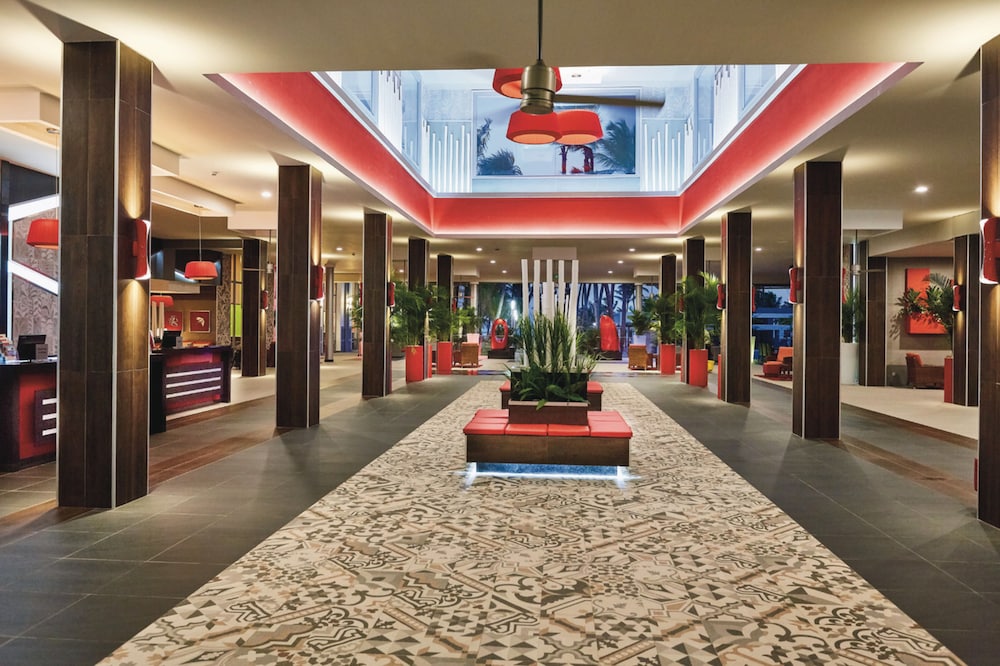 Hotel Riu Bambu - All Inclusive — Hotel building in Bavaro, La Altagracia