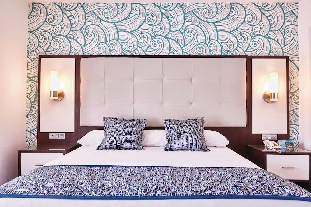 Hotel Riu Bambu - All Inclusive — Hotel rooms in Bavaro, La Altagracia
