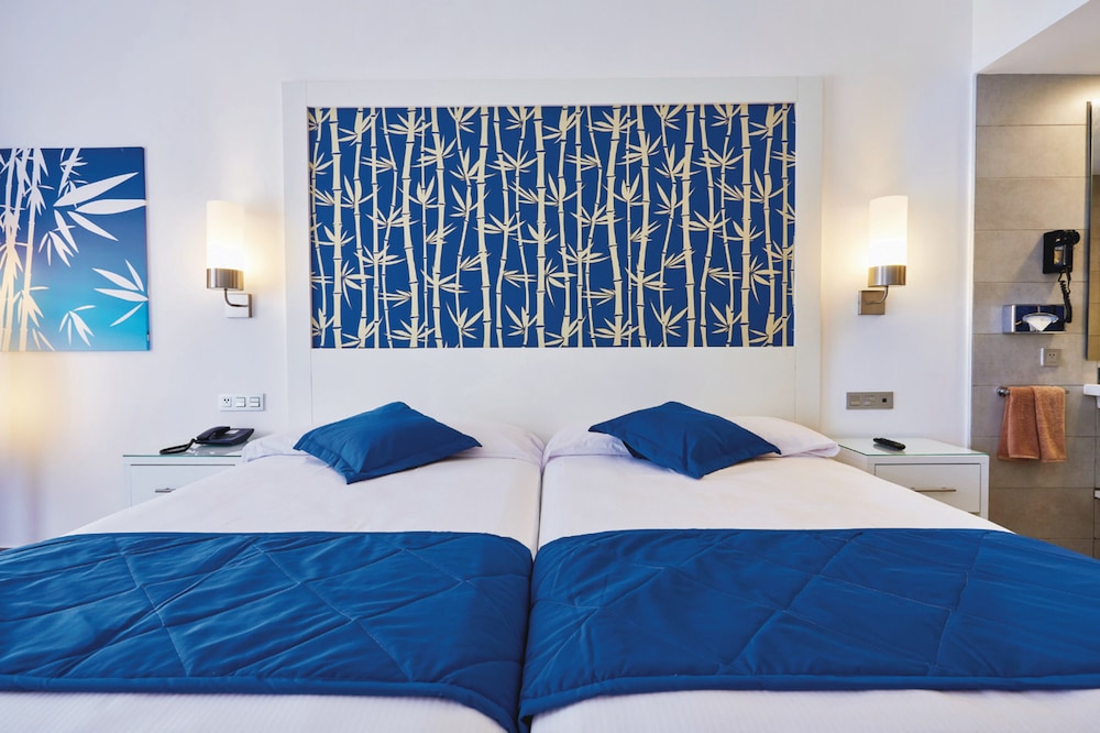 Hotel Riu Bambu - All Inclusive — Hotel rooms in Bavaro, La Altagracia