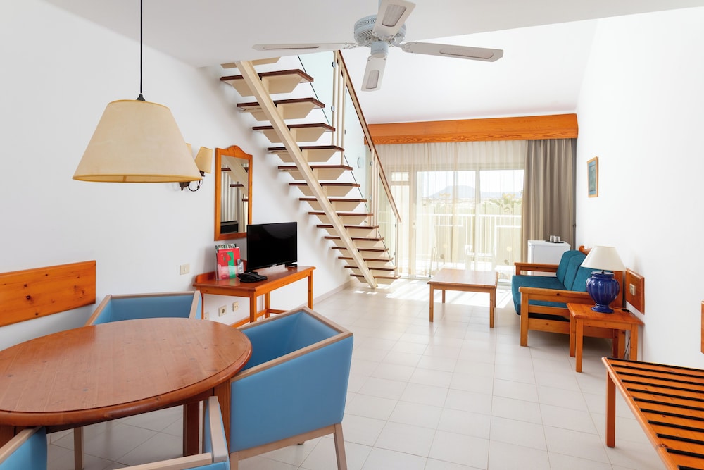 Hotel Riu Oliva Beach Resort - All Inclusive — Hotel rooms in Corralejo, Canary Islands