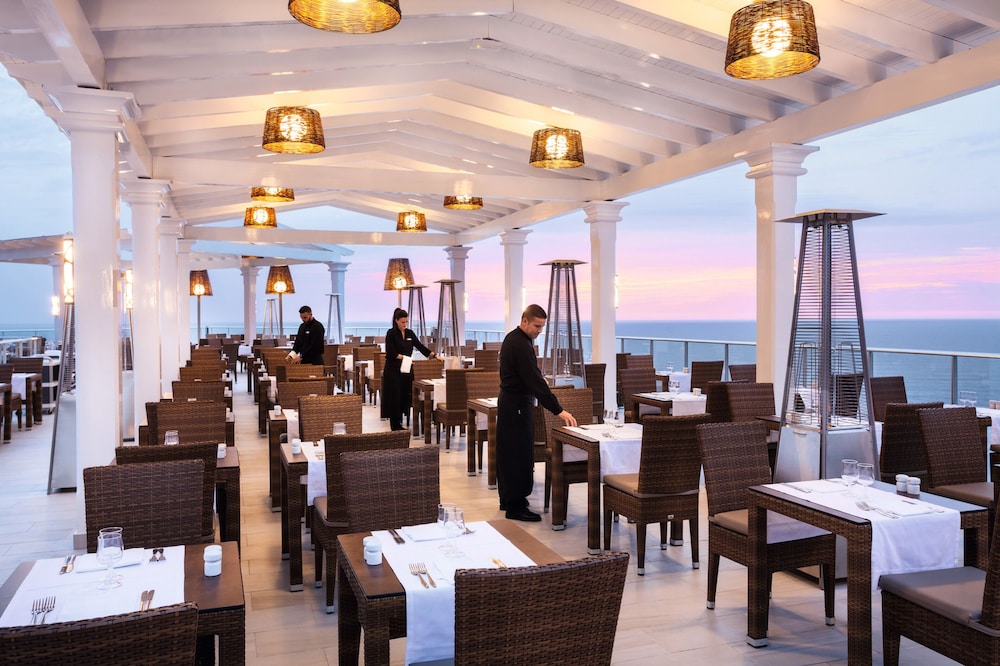 Hotel Riu Vistamar - All Inclusive — Restaurant & bars in Puerto Rico, Canary Islands