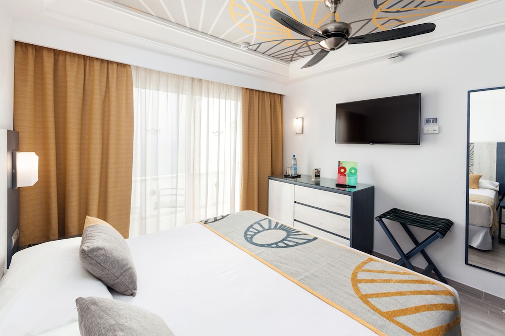 Hotel Riu Vistamar - All Inclusive — Hotel rooms in Puerto Rico, Canary Islands