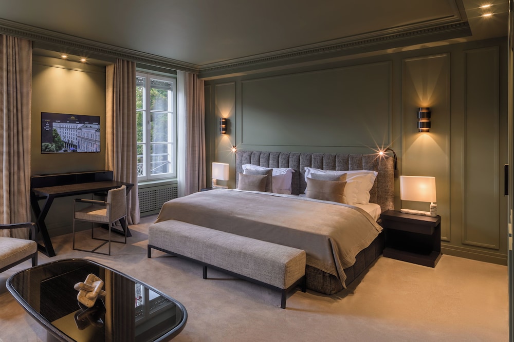 Hotel Bayerischer Hof - The Leading Hotels of the World — Hotel rooms in Munich, Bavaria