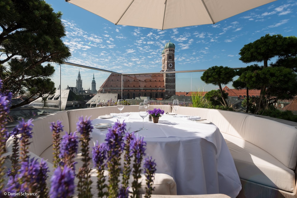 Hotel Bayerischer Hof - The Leading Hotels of the World — Restaurant & bars in Munich, Bavaria