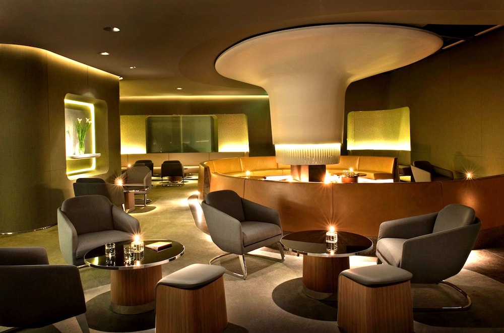 Hotel Bayerischer Hof - The Leading Hotels of the World — Restaurant & bars in Munich, Bavaria